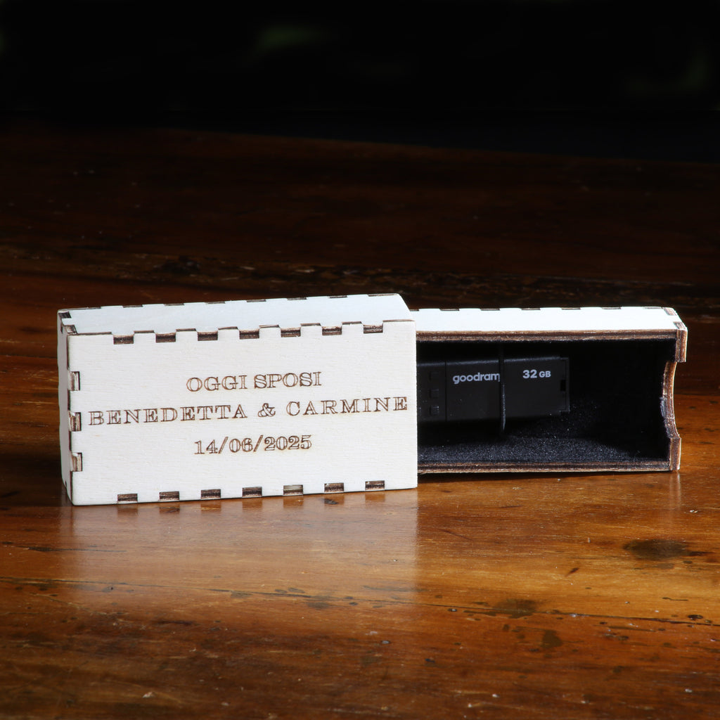 Scatolina a cassetto per chiavetta usb
